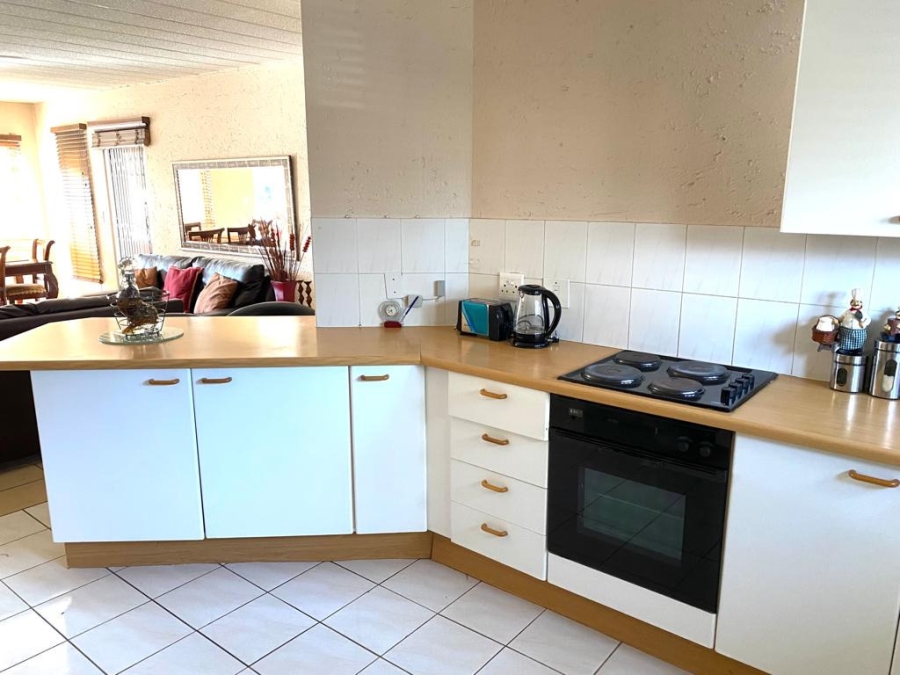 To Let 2 Bedroom Property for Rent in Sandown Gauteng