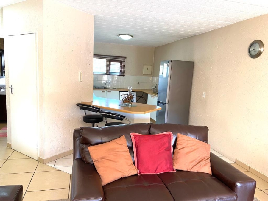 To Let 2 Bedroom Property for Rent in Sandown Gauteng