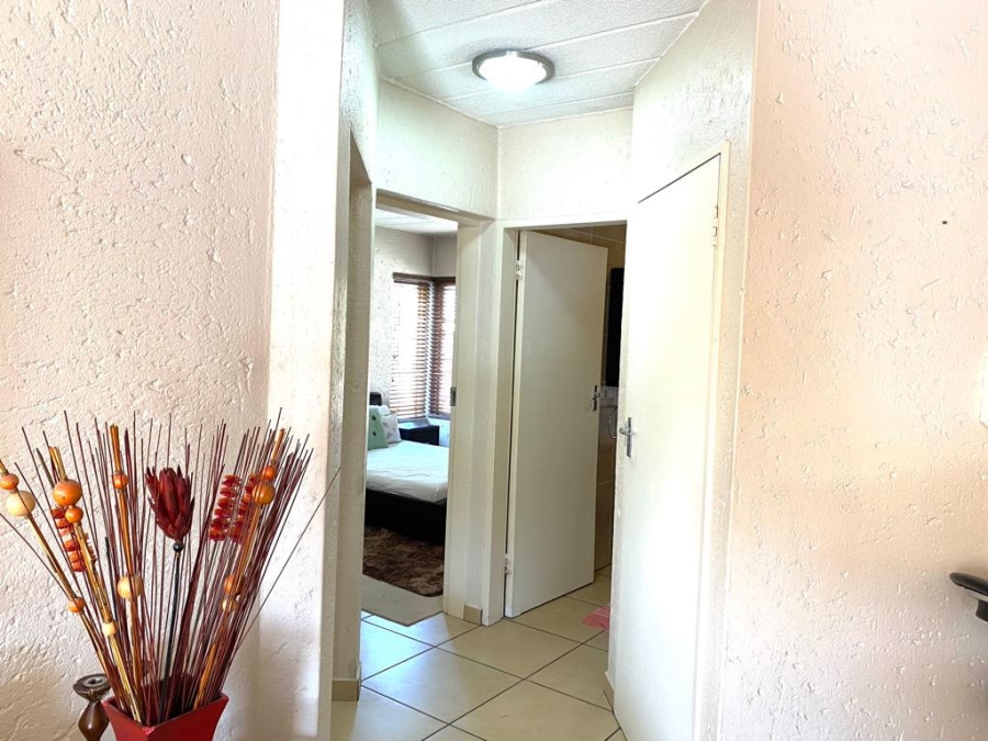 To Let 2 Bedroom Property for Rent in Sandown Gauteng