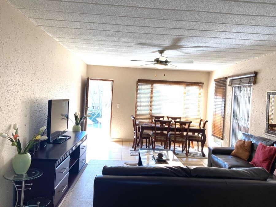 To Let 2 Bedroom Property for Rent in Sandown Gauteng