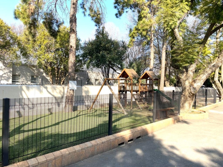 To Let 2 Bedroom Property for Rent in Sandown Gauteng