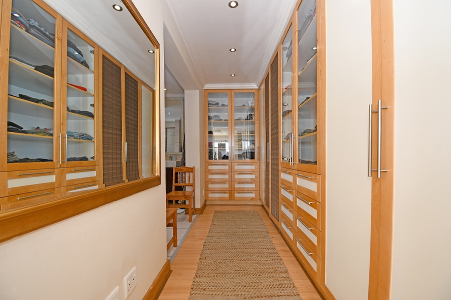 To Let 4 Bedroom Property for Rent in Beverley Gauteng