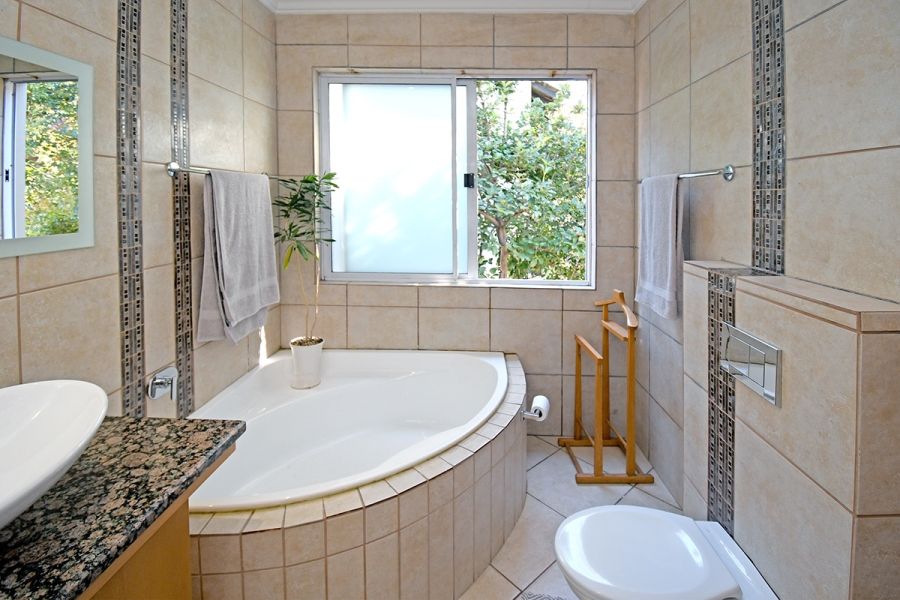 To Let 4 Bedroom Property for Rent in Beverley Gauteng