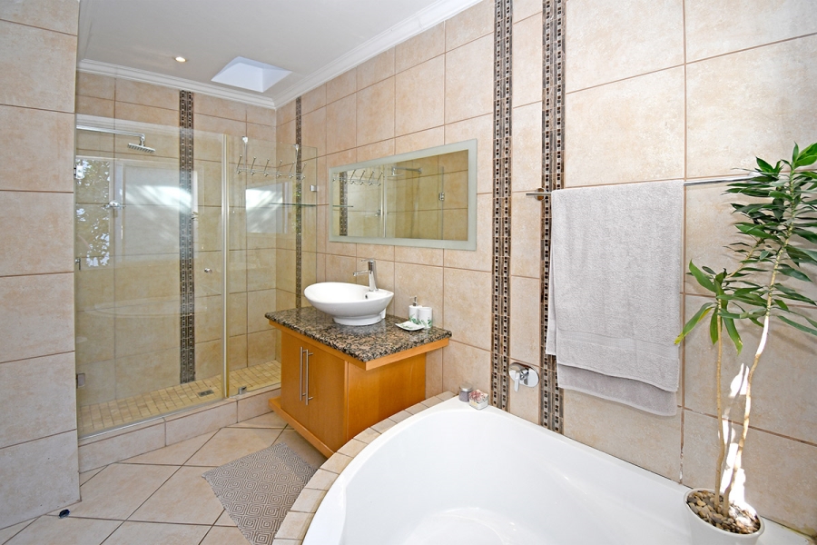 To Let 4 Bedroom Property for Rent in Beverley Gauteng