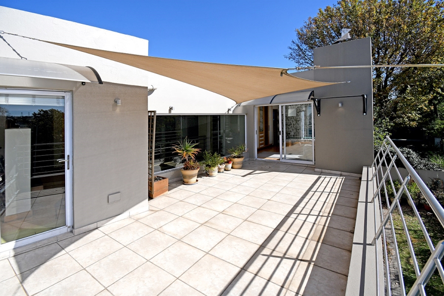 To Let 4 Bedroom Property for Rent in Beverley Gauteng