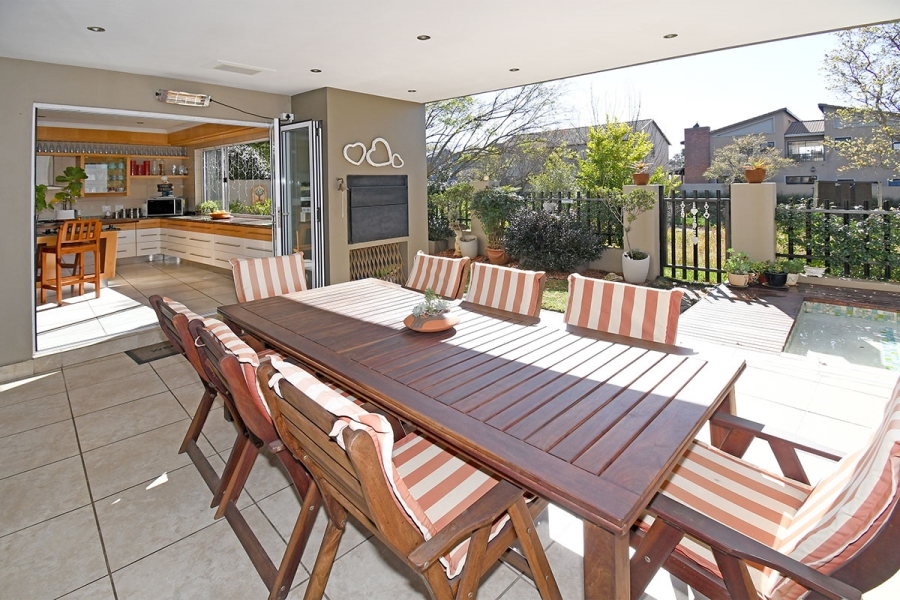 To Let 4 Bedroom Property for Rent in Beverley Gauteng