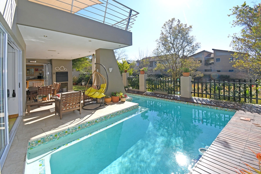 To Let 4 Bedroom Property for Rent in Beverley Gauteng