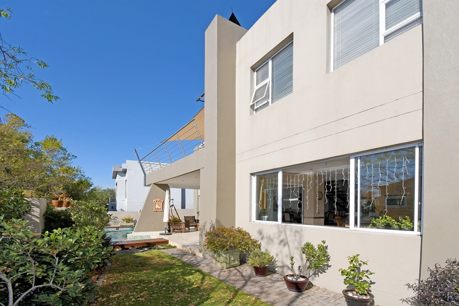 To Let 4 Bedroom Property for Rent in Beverley Gauteng