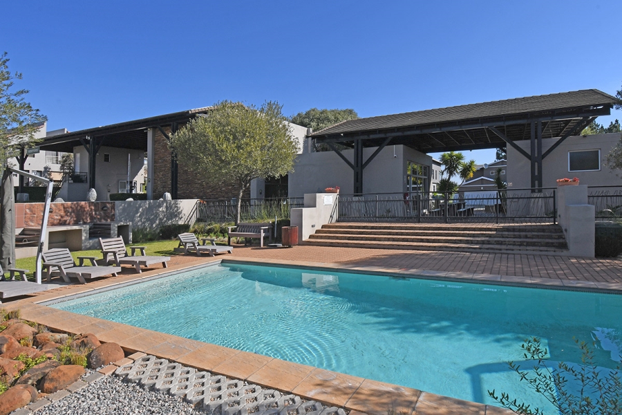 To Let 4 Bedroom Property for Rent in Beverley Gauteng
