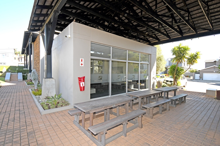 To Let 4 Bedroom Property for Rent in Beverley Gauteng