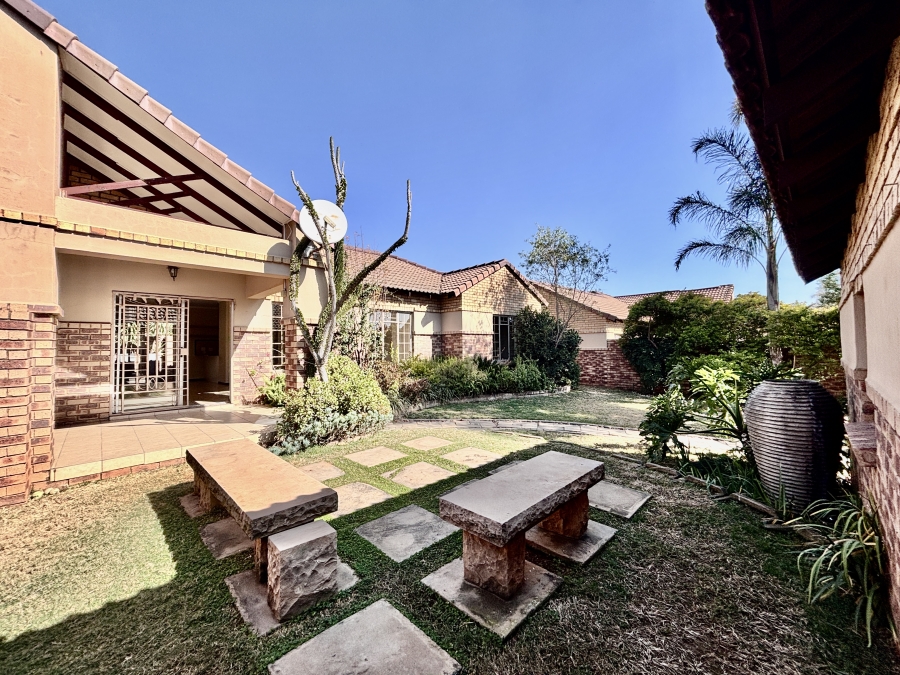 3 Bedroom Property for Sale in Equestria Gauteng