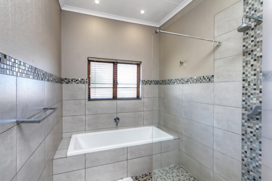 3 Bedroom Property for Sale in Halfway Gardens Gauteng