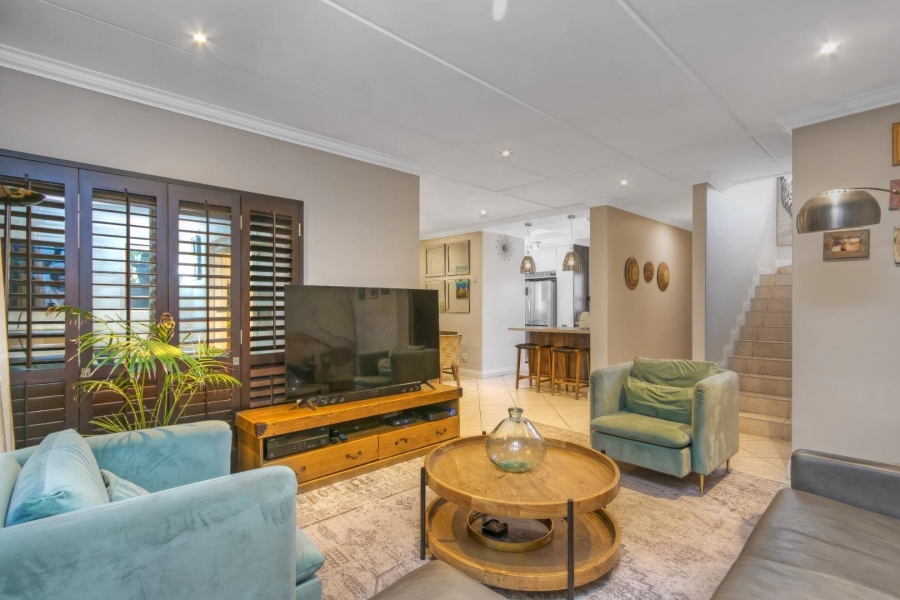3 Bedroom Property for Sale in Crowthorne AH Gauteng