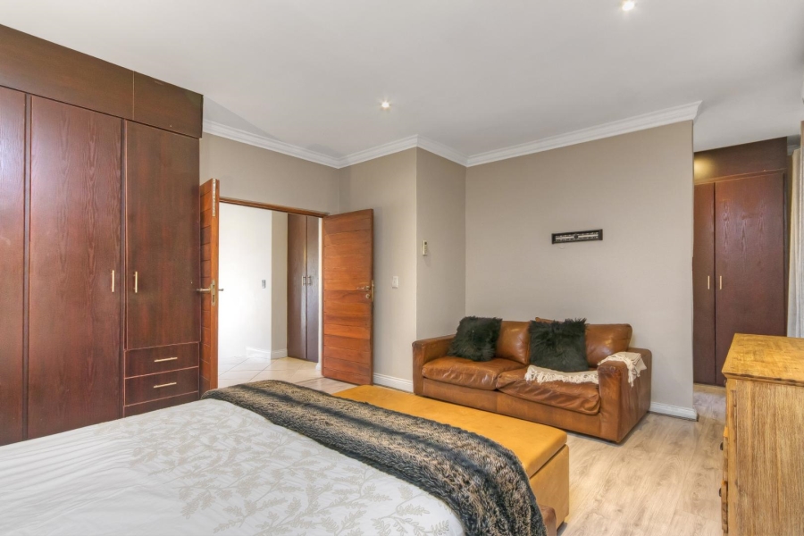 3 Bedroom Property for Sale in Crowthorne AH Gauteng