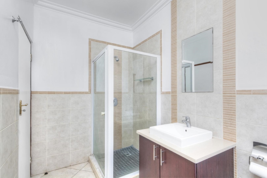 3 Bedroom Property for Sale in Crowthorne AH Gauteng