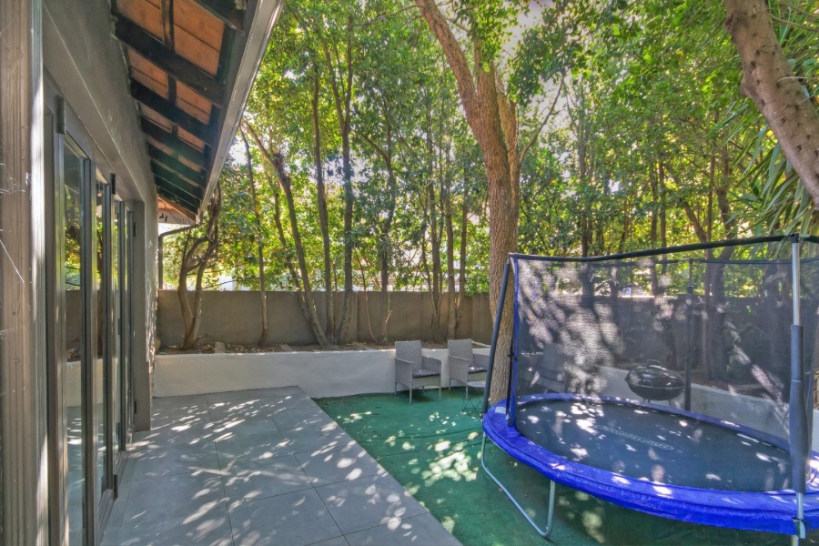 3 Bedroom Property for Sale in Crowthorne AH Gauteng