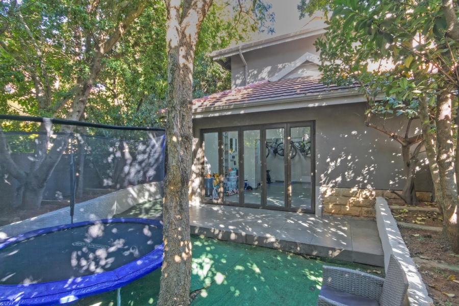 3 Bedroom Property for Sale in Crowthorne AH Gauteng