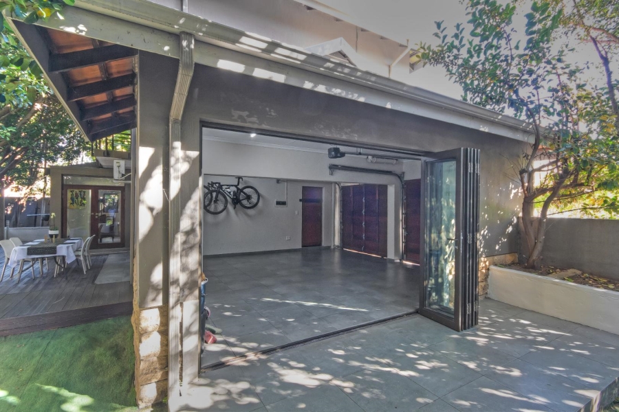 3 Bedroom Property for Sale in Crowthorne AH Gauteng