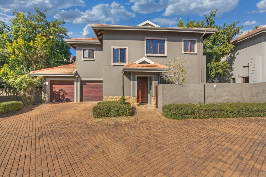 3 Bedroom Property for Sale in Crowthorne AH Gauteng