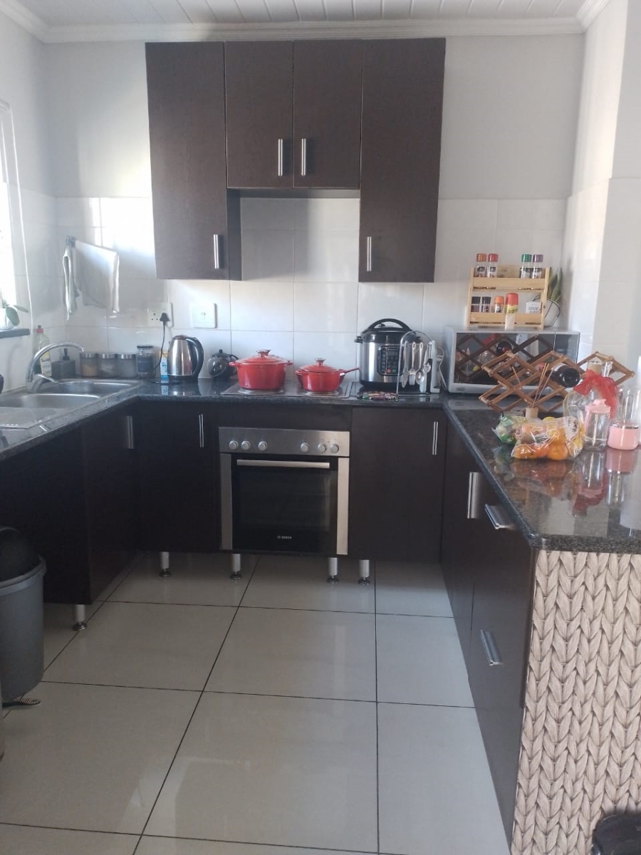 To Let 2 Bedroom Property for Rent in Noordwyk Gauteng