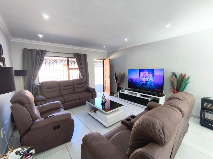 3 Bedroom Property for Sale in New Redruth Gauteng