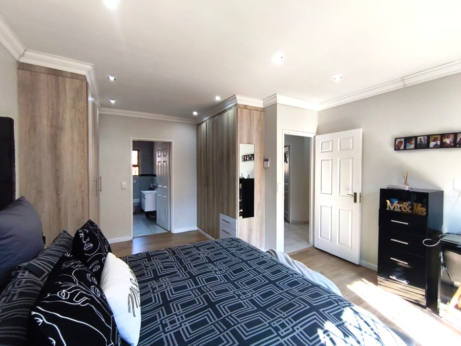 3 Bedroom Property for Sale in New Redruth Gauteng