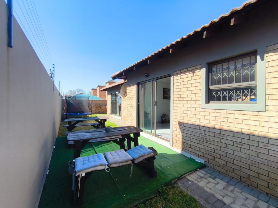 3 Bedroom Property for Sale in New Redruth Gauteng