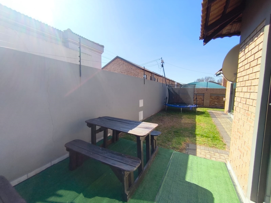3 Bedroom Property for Sale in New Redruth Gauteng