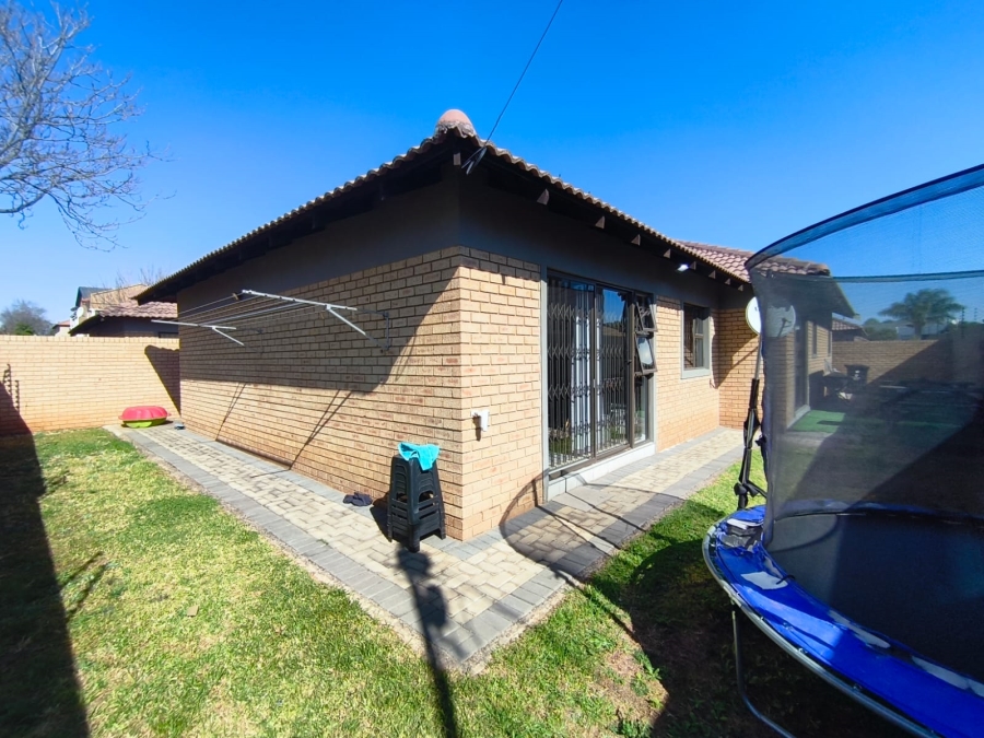 3 Bedroom Property for Sale in New Redruth Gauteng