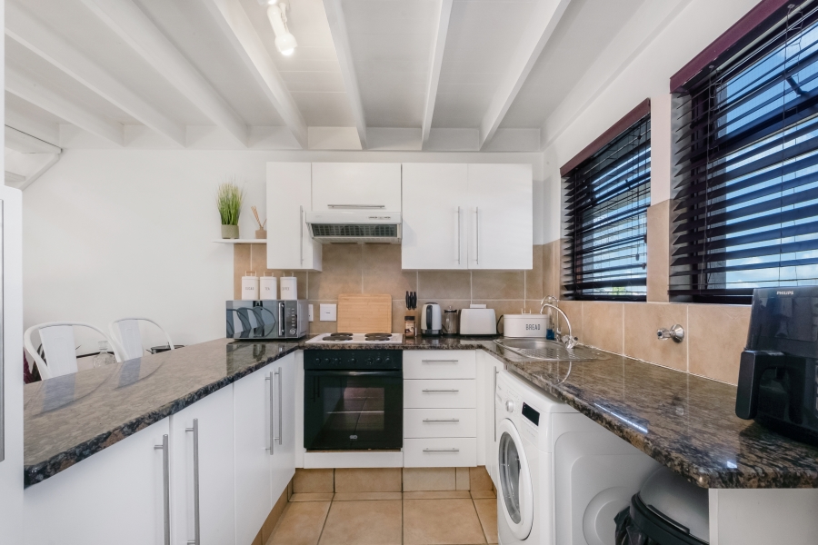 To Let 2 Bedroom Property for Rent in Sandown Gauteng