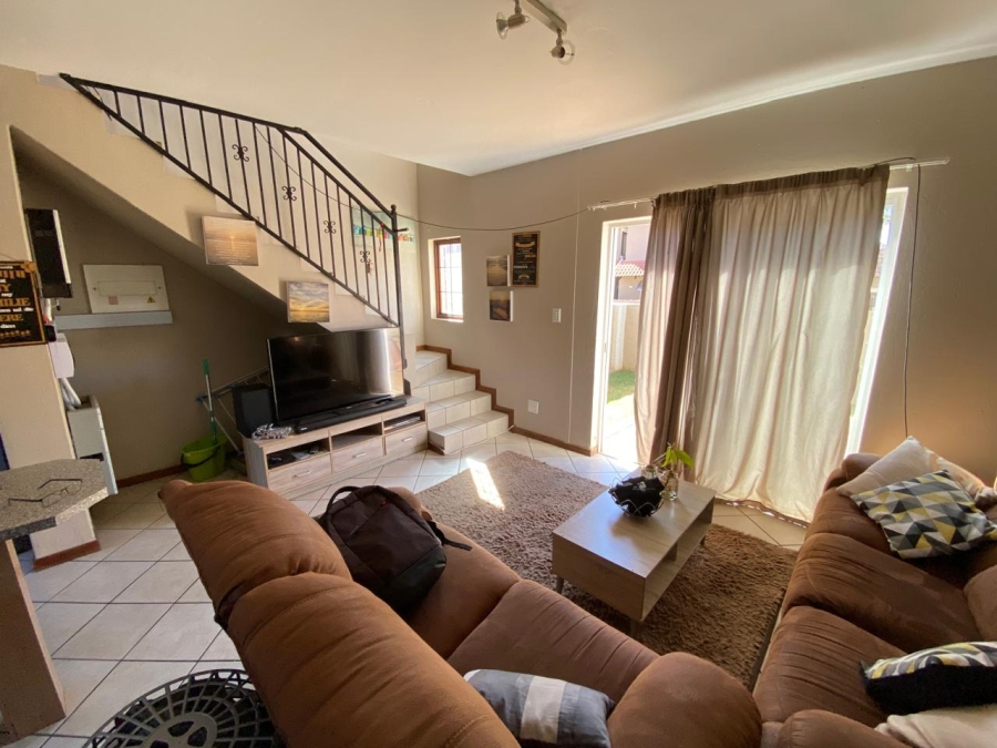 To Let 2 Bedroom Property for Rent in Mooikloof Gauteng