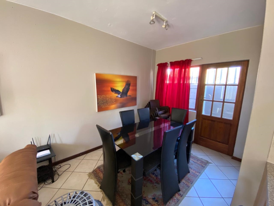To Let 2 Bedroom Property for Rent in Mooikloof Gauteng