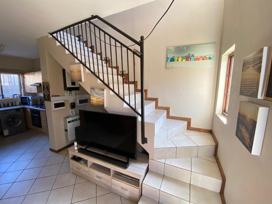 To Let 2 Bedroom Property for Rent in Mooikloof Gauteng