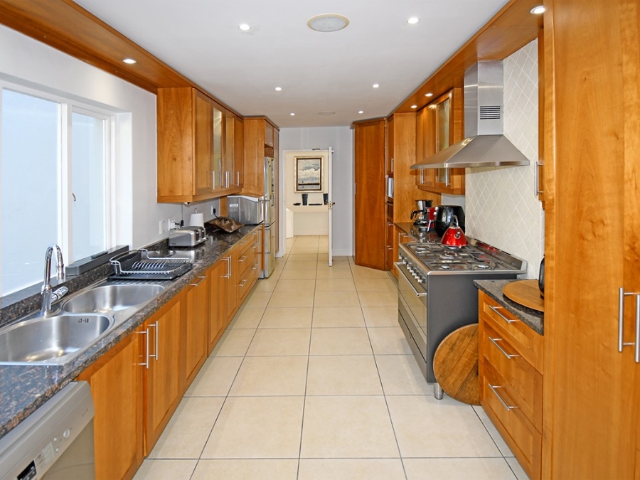 5 Bedroom Property for Sale in Sandhurst Gauteng