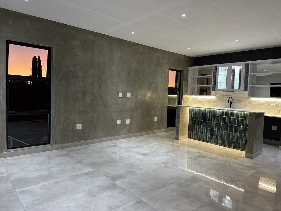 5 Bedroom Property for Sale in Midstream Heights Gauteng