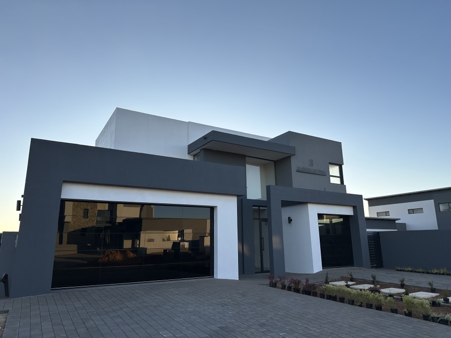 5 Bedroom Property for Sale in Midstream Heights Gauteng