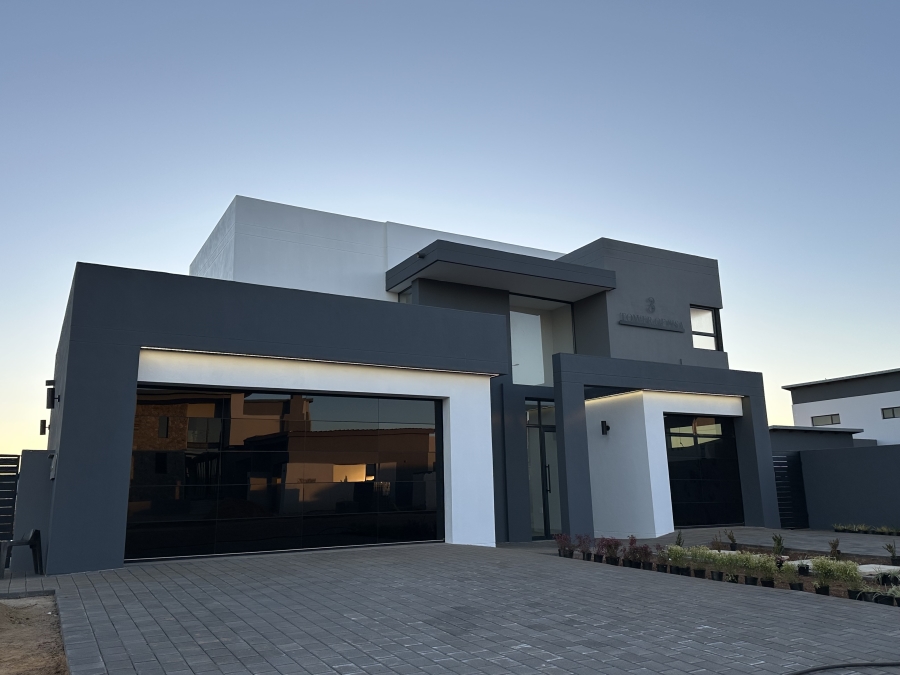 5 Bedroom Property for Sale in Midstream Heights Gauteng