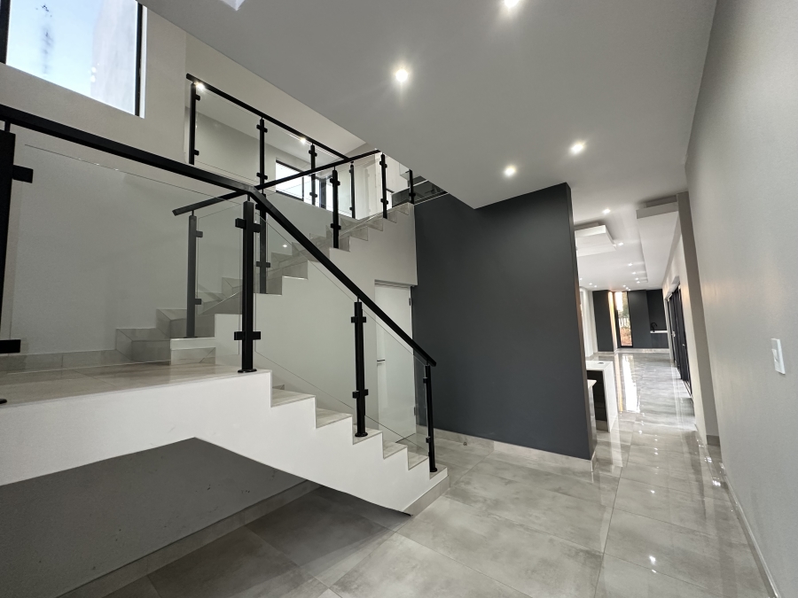 5 Bedroom Property for Sale in Midstream Heights Gauteng