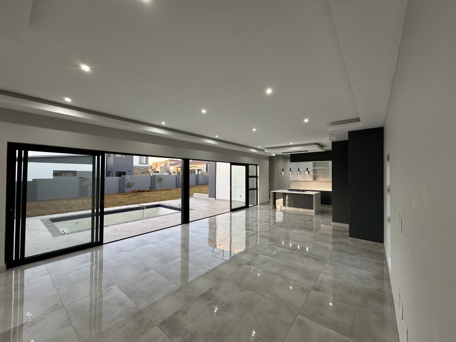 5 Bedroom Property for Sale in Midstream Heights Gauteng