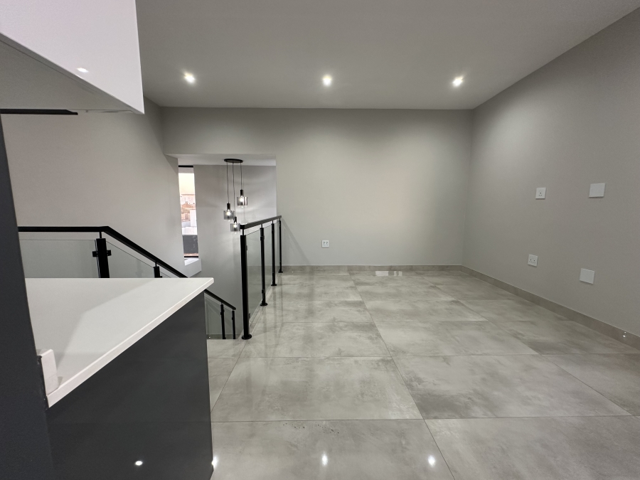 5 Bedroom Property for Sale in Midstream Heights Gauteng