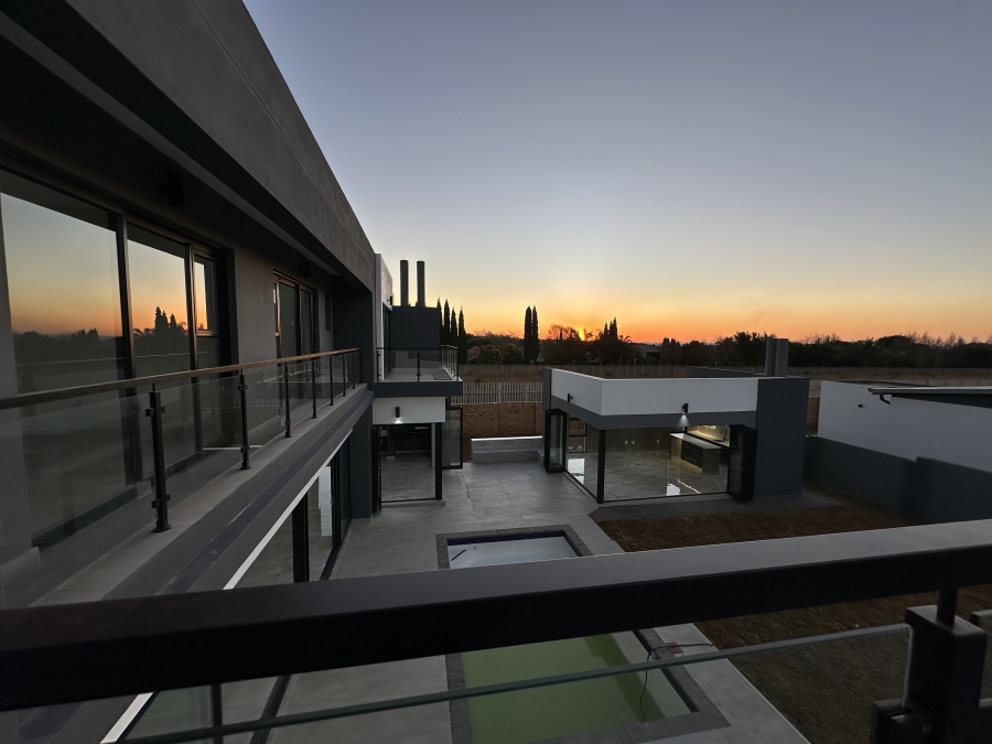 5 Bedroom Property for Sale in Midstream Heights Gauteng