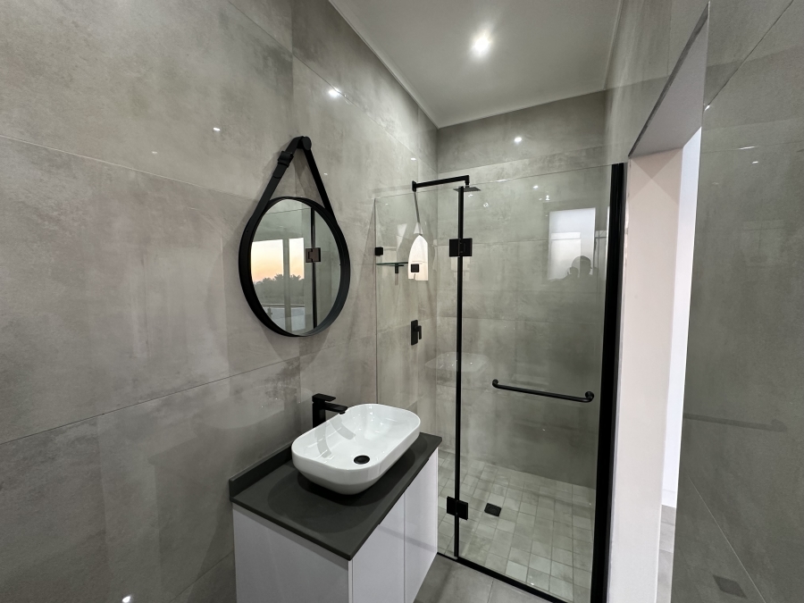 5 Bedroom Property for Sale in Midstream Heights Gauteng