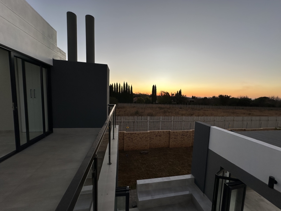 5 Bedroom Property for Sale in Midstream Heights Gauteng