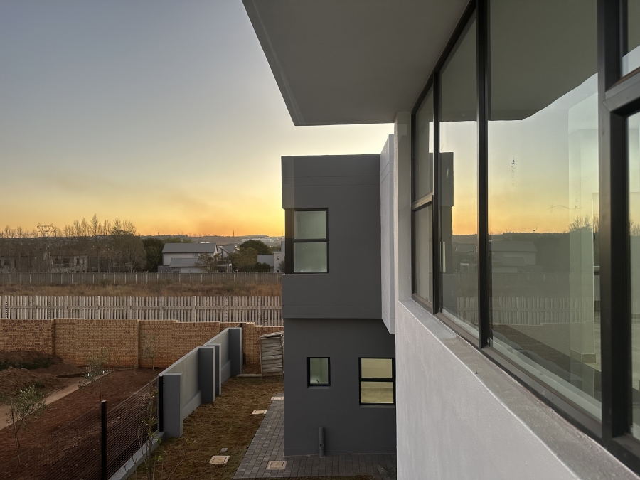 5 Bedroom Property for Sale in Midstream Heights Gauteng