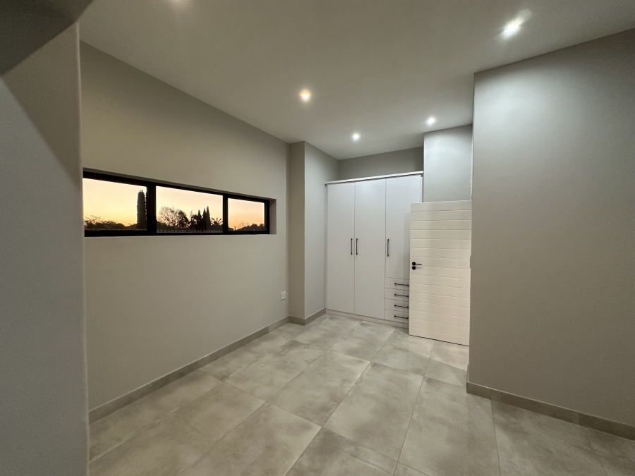 5 Bedroom Property for Sale in Midstream Heights Gauteng