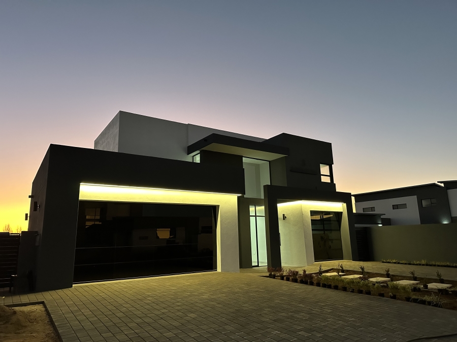 5 Bedroom Property for Sale in Midstream Heights Gauteng