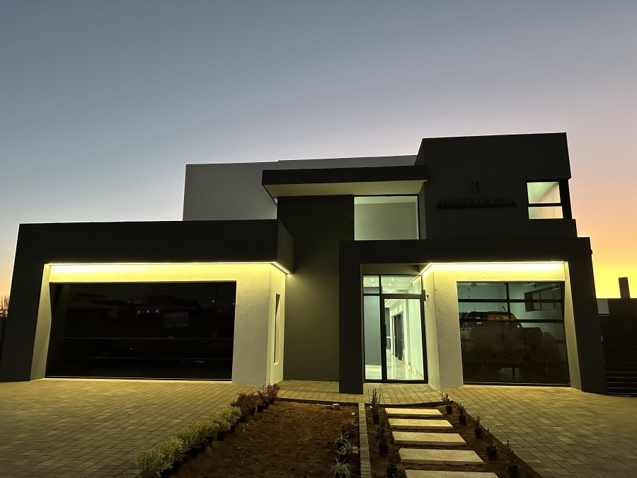 5 Bedroom Property for Sale in Midstream Heights Gauteng