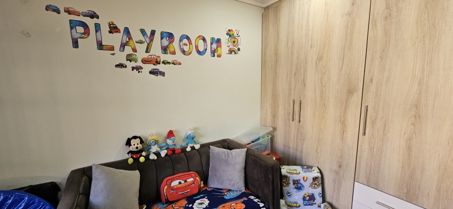 3 Bedroom Property for Sale in New Redruth Gauteng