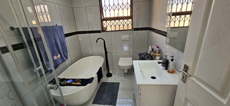 3 Bedroom Property for Sale in New Redruth Gauteng