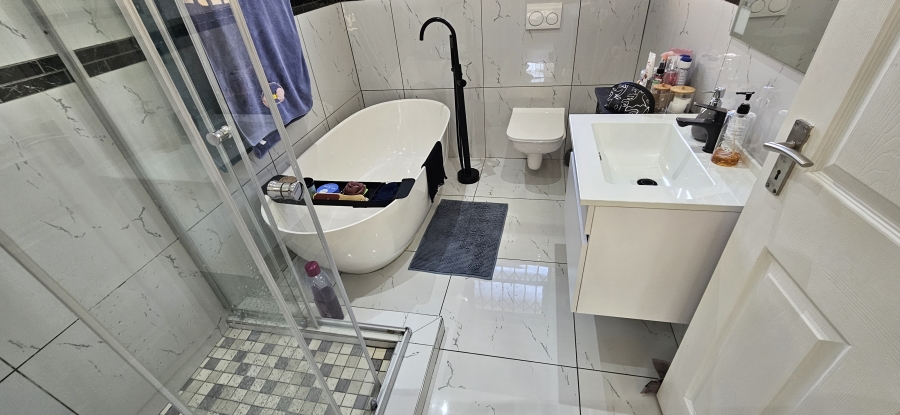 3 Bedroom Property for Sale in New Redruth Gauteng